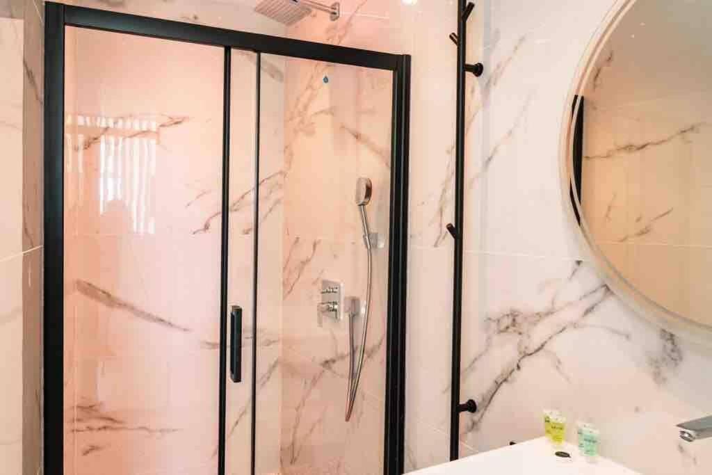 Suite Luxe Jacuzzi Cannes Zewnętrze zdjęcie